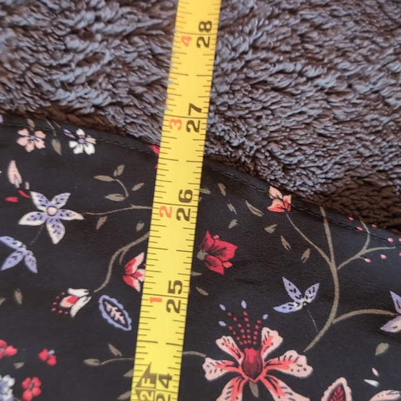 Black multicolored Floral Sleeveless Camisole - Picture 6 of 7